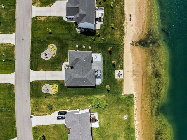9351 Shoreway Drive, West Olive, MI 49460