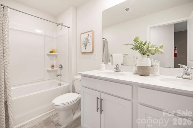 117 Lauren Lane, Hendersonville, NC 28792