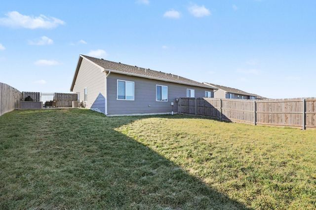 5314 N Cypress St, Bel Aire, KS 67226