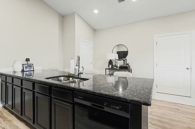 5314 N Cypress St, Bel Aire, KS 67226