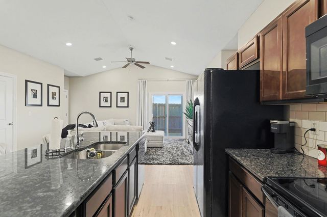 5314 N Cypress St, Bel Aire, KS 67226