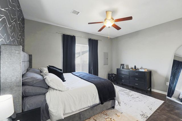 5314 N Cypress St, Bel Aire, KS 67226