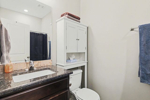 5314 N Cypress St, Bel Aire, KS 67226