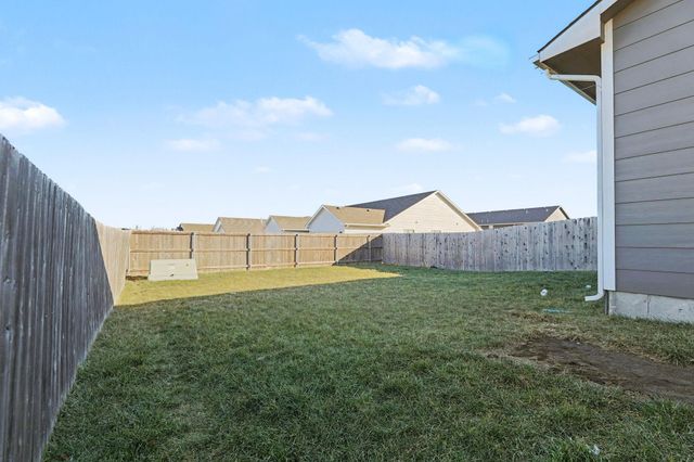 5314 N Cypress St, Bel Aire, KS 67226