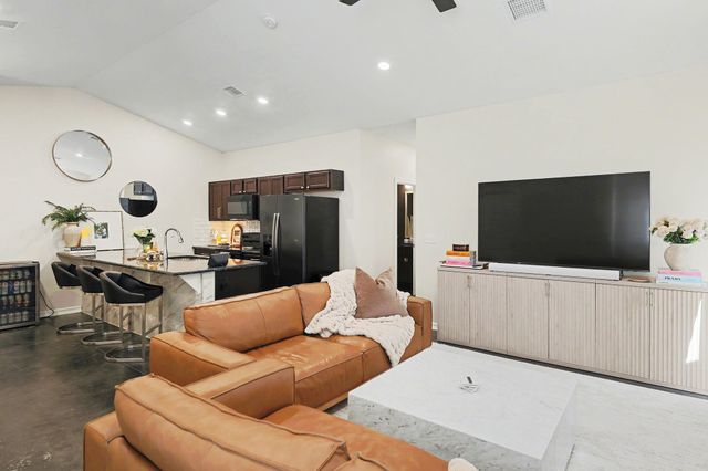 5314 N Cypress St, Bel Aire, KS 67226