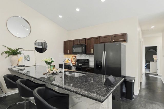 5314 N Cypress St, Bel Aire, KS 67226