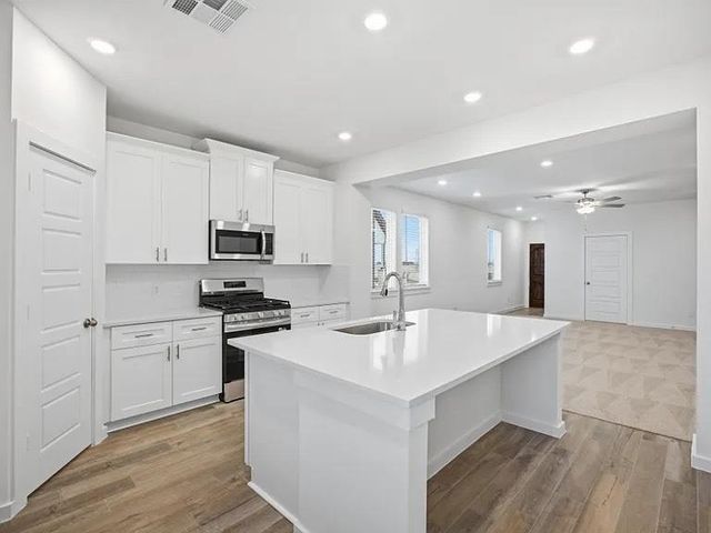 2407 Outpost Canyon Drive, Iowa Colony, TX 77583