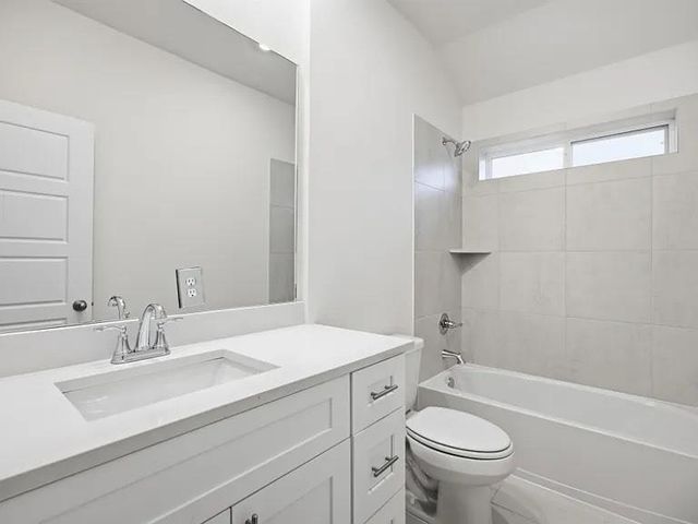 2407 Outpost Canyon Drive, Iowa Colony, TX 77583
