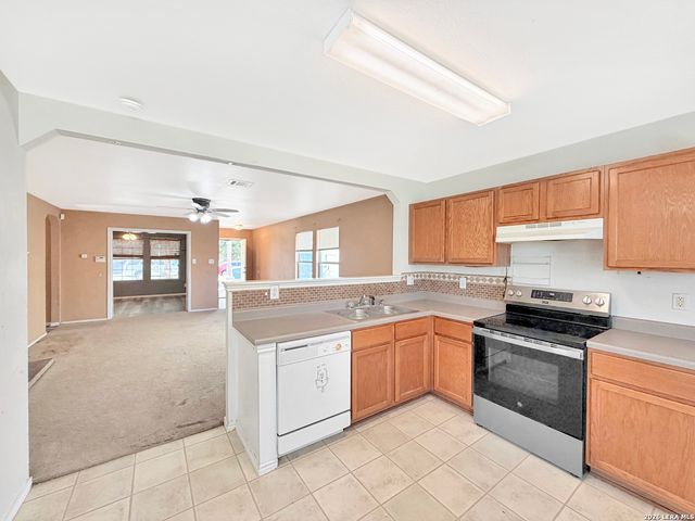 145 S Willow Way, Cibolo, TX 78108