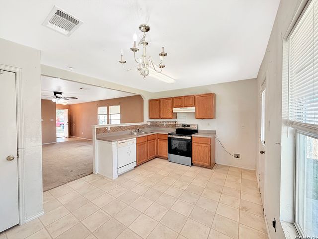 145 S Willow Way, Cibolo, TX 78108