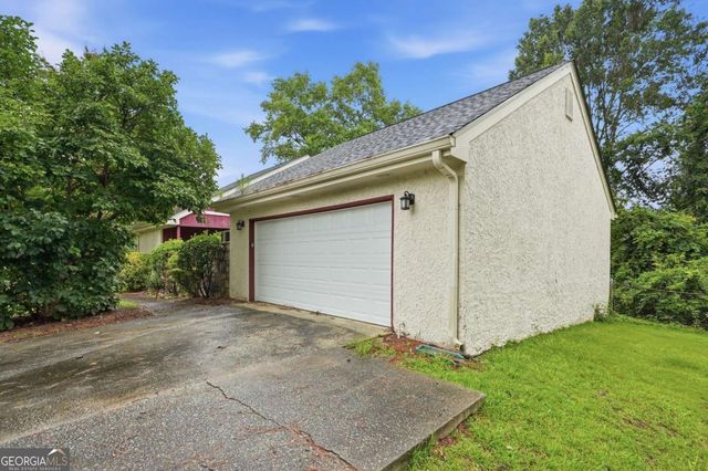 1384 Huntsmen Glen, Riverdale, GA 30296