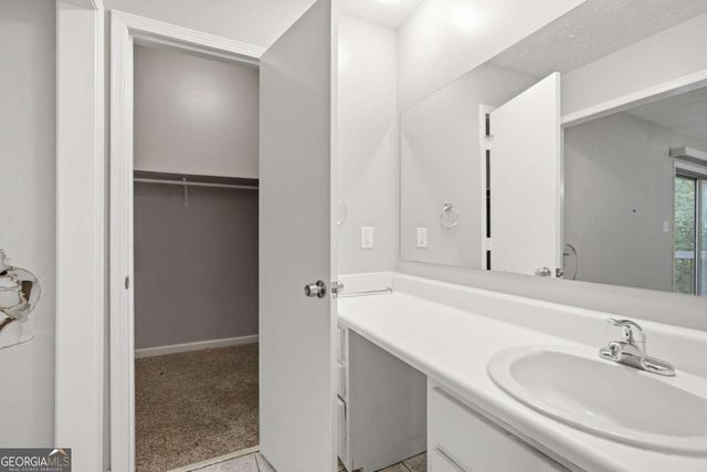 1384 Huntsmen Glen, Riverdale, GA 30296