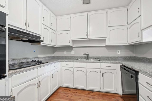 1384 Huntsmen Glen, Riverdale, GA 30296