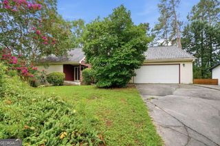 1384 Huntsmen Glen, Riverdale, GA 30296