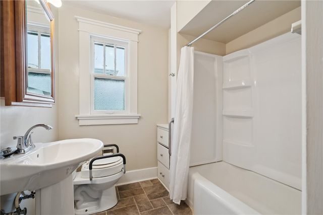 1538 Bever Avenue SE, Cedar Rapids, IA 52403