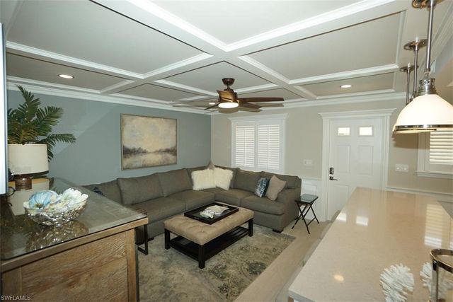 480 5th ST S 102, Naples, FL 34102