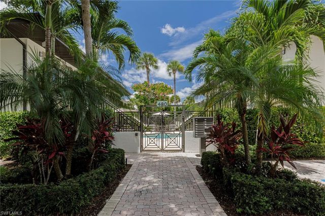 480 5th ST S 102, Naples, FL 34102