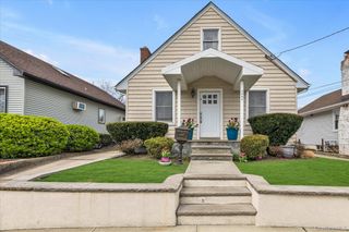 3080 Roxbury Road, Oceanside, NY 11572