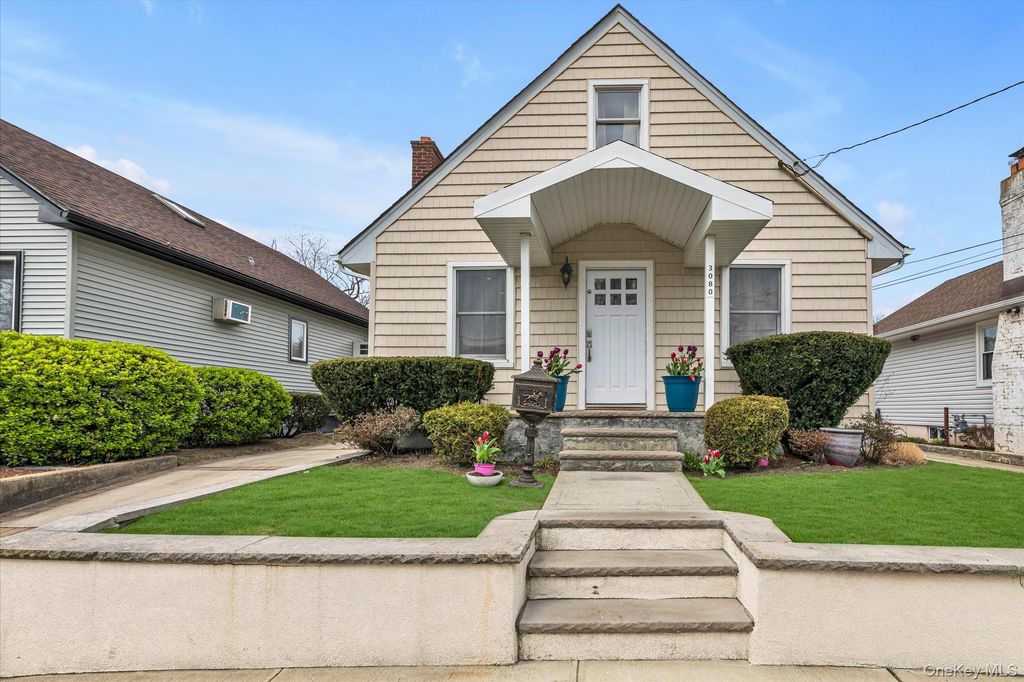 3080 Roxbury Road, Oceanside, NY 11572