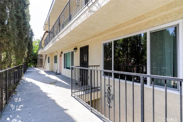 909 E Garfield 3, Glendale, CA 91205