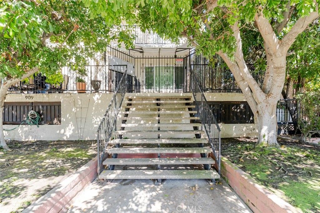 909 E Garfield 3, Glendale, CA 91205