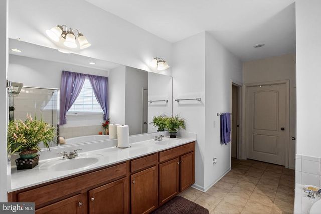1709 HUDGINS FARM CIR, Fredericksburg, VA 22408