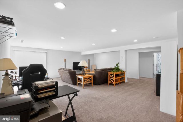 1709 HUDGINS FARM CIR, Fredericksburg, VA 22408