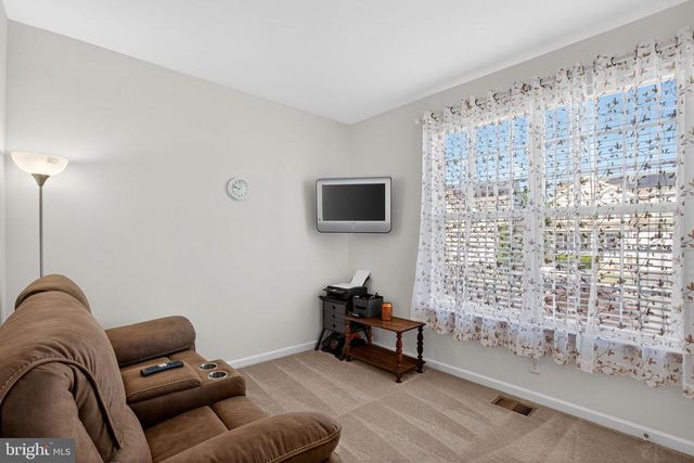 1709 HUDGINS FARM CIR, Fredericksburg, VA 22408