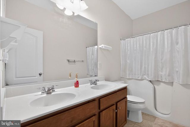 1709 HUDGINS FARM CIR, Fredericksburg, VA 22408