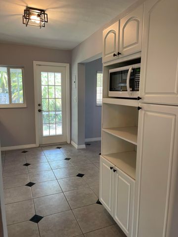 5433 NE 5TH Avenue, Oakland Park, FL 33334