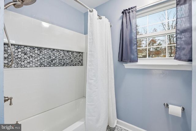 5467 QUAINT DR, Woodbridge, VA 22193