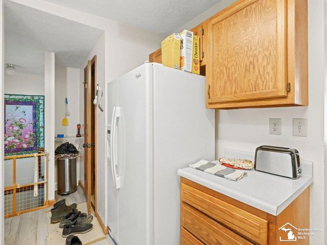 2760 Spring Hill Drive, Howell, MI 48843