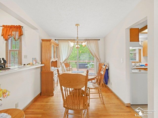 2760 Spring Hill Drive, Howell, MI 48843
