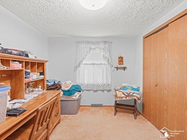 2760 Spring Hill Drive, Howell, MI 48843