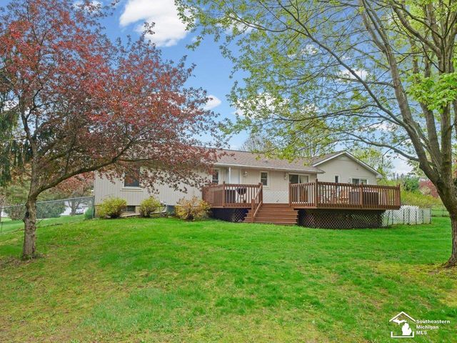 2760 Spring Hill Drive, Howell, MI 48843