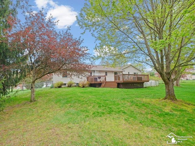 2760 Spring Hill Drive, Howell, MI 48843