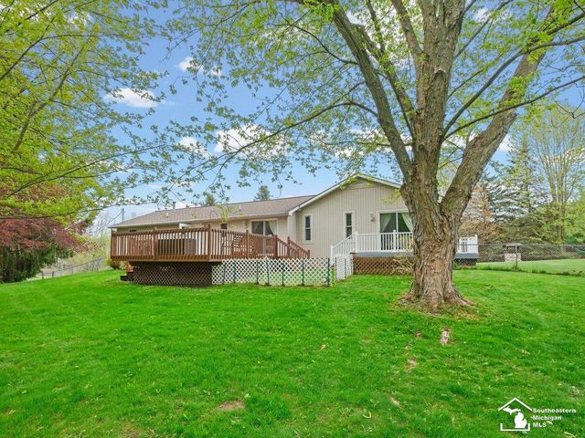 2760 Spring Hill Drive, Howell, MI 48843