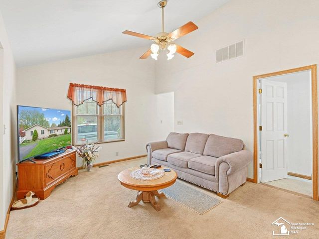 2760 Spring Hill Drive, Howell, MI 48843
