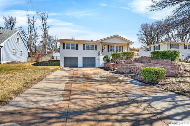 4509 Ridgeway Road, Omaha, NE 68134