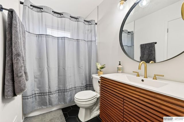 4509 Ridgeway Road, Omaha, NE 68134