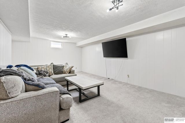 4509 Ridgeway Road, Omaha, NE 68134