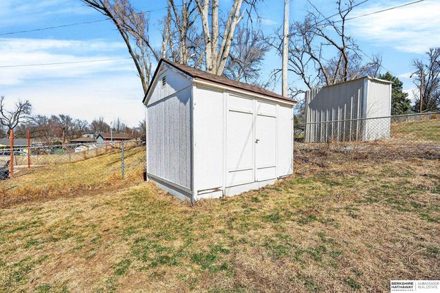 4509 Ridgeway Road, Omaha, NE 68134