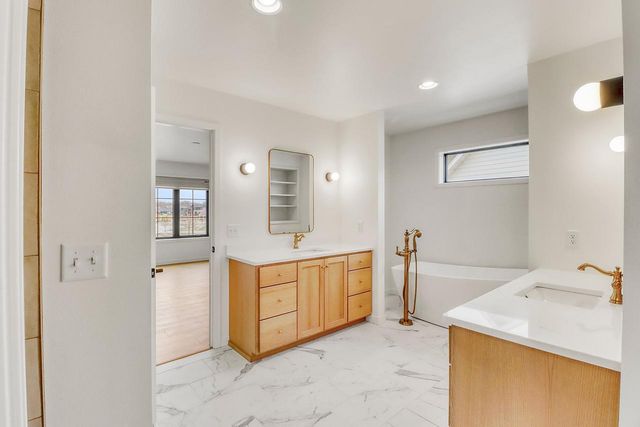 2439 Rivers Bend Drive E, West Fargo, ND 58078