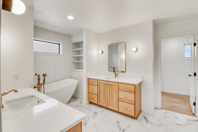2439 Rivers Bend Drive E, West Fargo, ND 58078