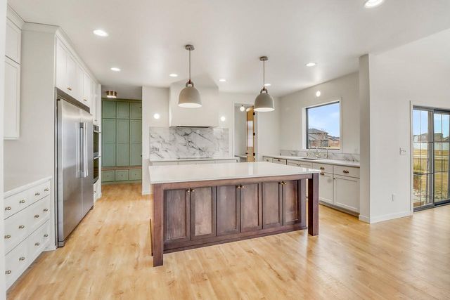 2439 Rivers Bend Drive E, West Fargo, ND 58078