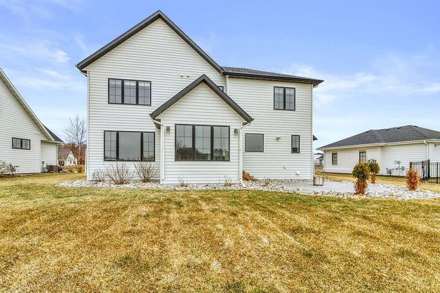 2439 Rivers Bend Drive E, West Fargo, ND 58078