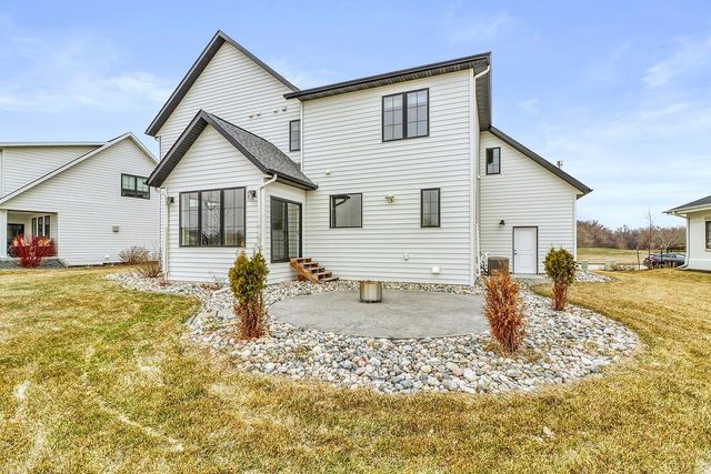 2439 Rivers Bend Drive E, West Fargo, ND 58078