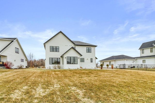 2439 Rivers Bend Drive E, West Fargo, ND 58078
