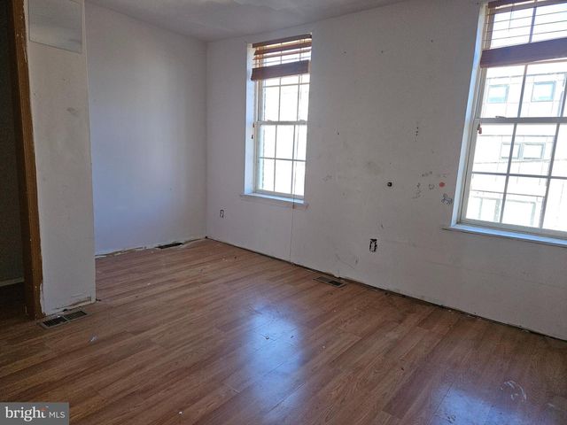 2020 E HUNTINGDON ST, Philadelphia, PA 19125