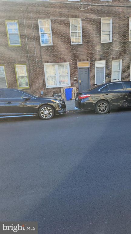 2020 E HUNTINGDON ST, Philadelphia, PA 19125